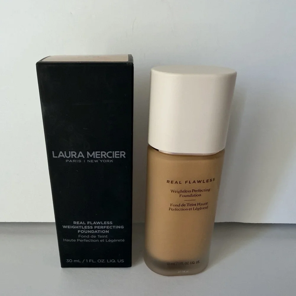 Laura Mercier Real Flawless Weightless Perfecting Foundation 4W1 Suntan 1oz 30ml